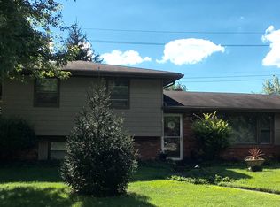 1081 Holly Dr, Seymour, IN 47274