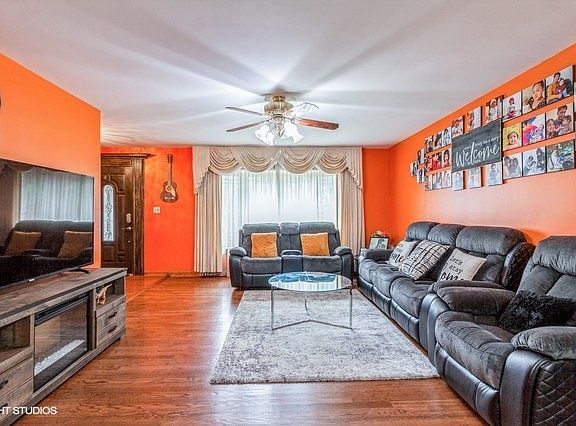3rd image of 9841 Massasoit Ave