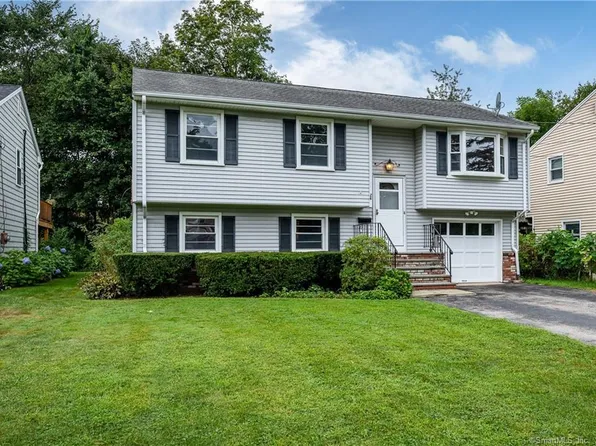 26 Hilltop Avenue, Stamford, CT 06907