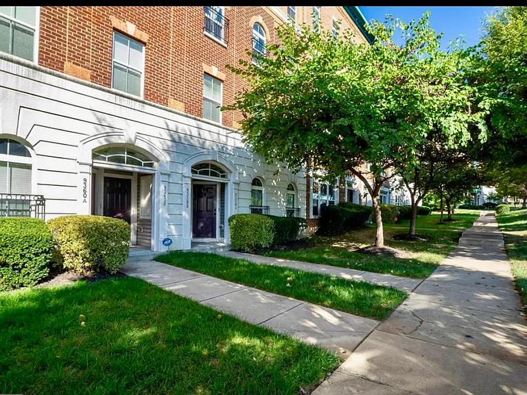 9360 Esplanade Ct #B — Photo 2