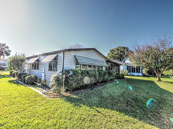 2nd image of 915 Saint Andrews Blvd