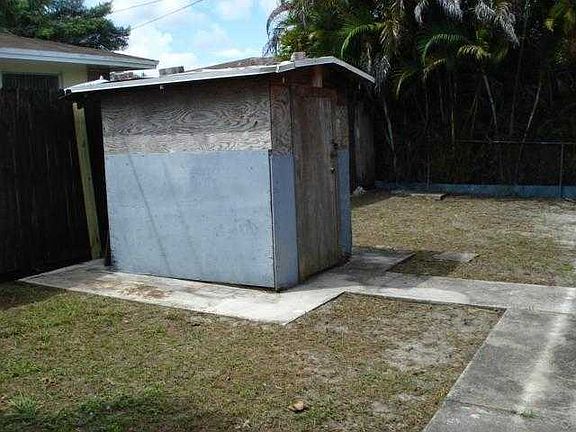 REAR PATIO