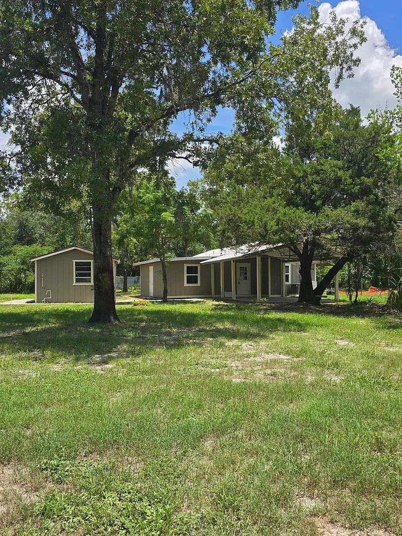 Beautiful 3/2 on Large Lot in Homosassa — Photo 1
