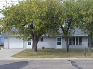 304 12th St W, Souris, ND 58318