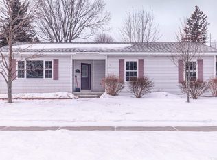 121 N 2nd St, Manistique, MI 49854
