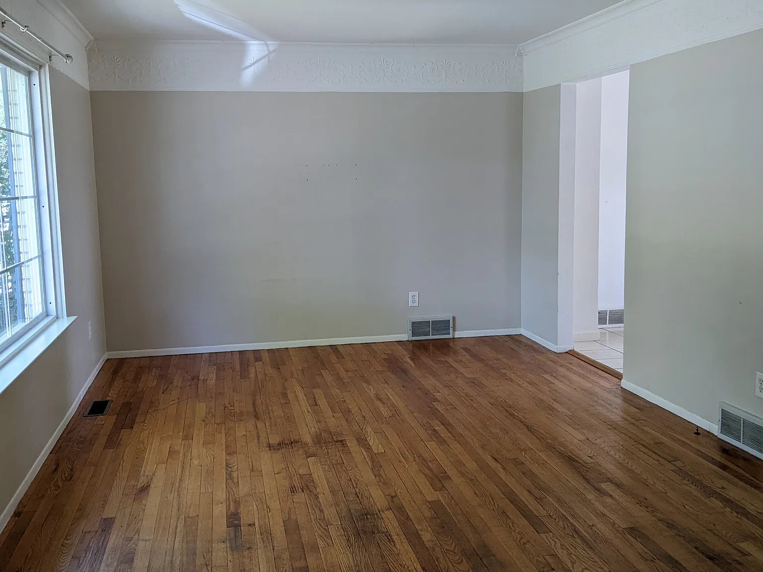 3 bed, 1.5 bath, 1128 sqft, $1,800 — Photo 4