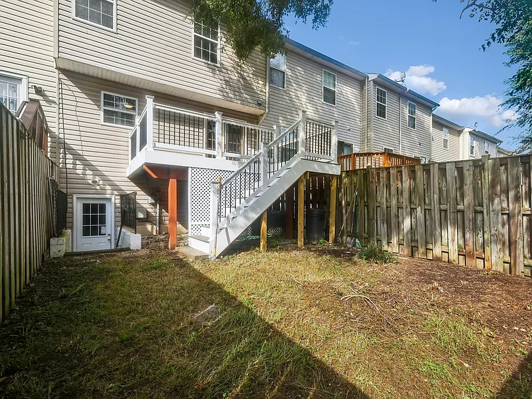 532 Kalmia Sq NE — Photo 25