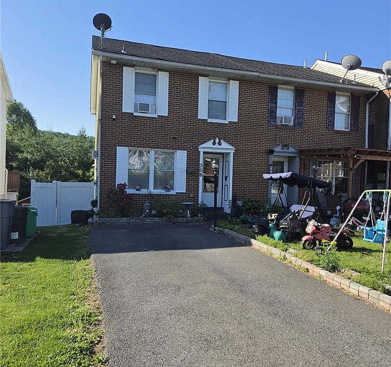 1st image of 308 E Mosser St