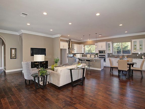 4th image of 280 Alpine Falls Dr