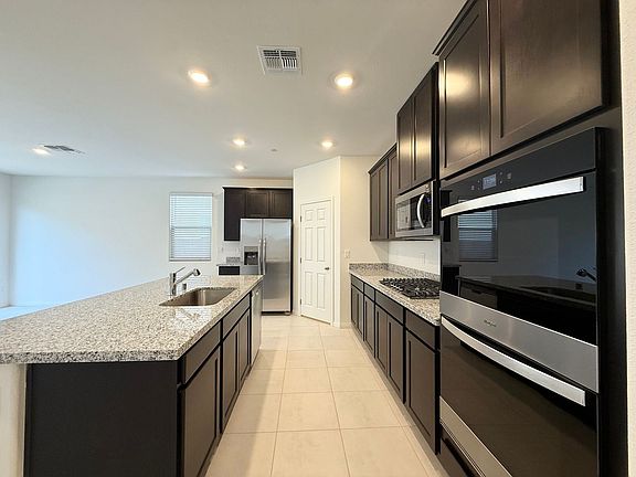 3rd image of 101 Silver Run Ln