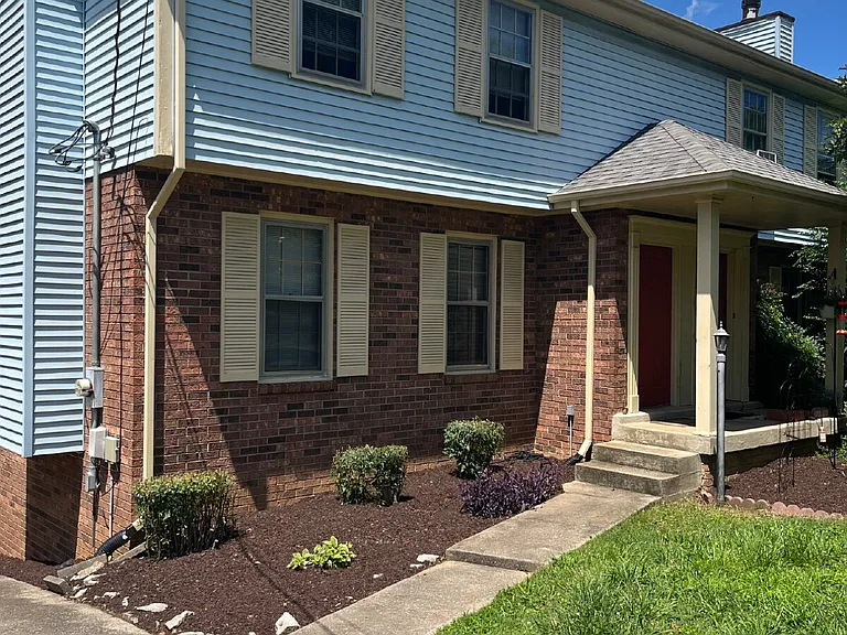874 Norwalk Dr — Photo 2