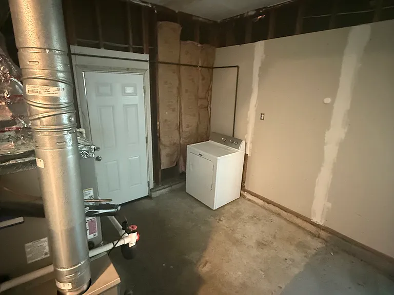 274 Exeter Rd — Photo 4