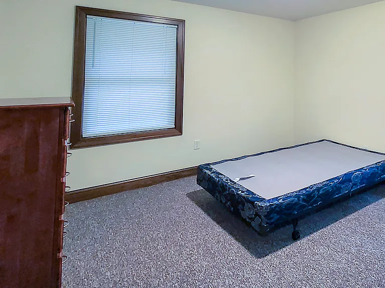 1319 Forest Ct — Photo 21