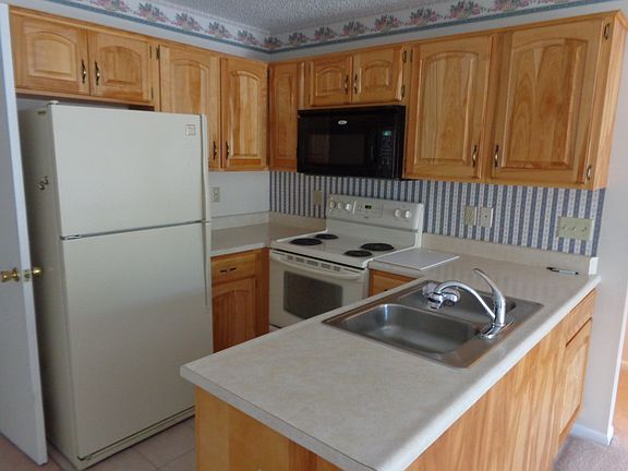 5th image of 126 Delmar Ave