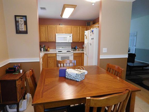 5th image of 161 Hearthstone Cir