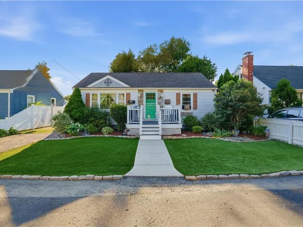 11 Cherry St, North Providence, RI 02911