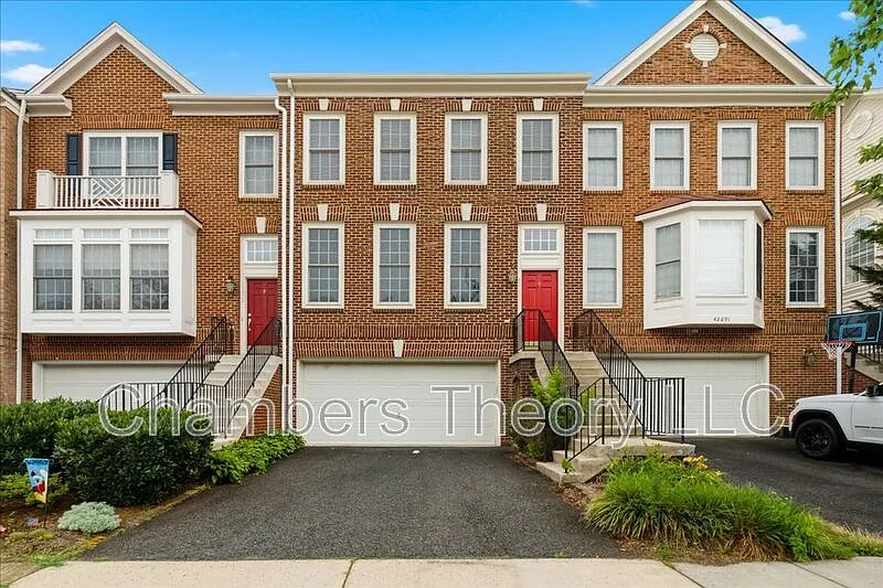 42693 Rolling Rock Sq