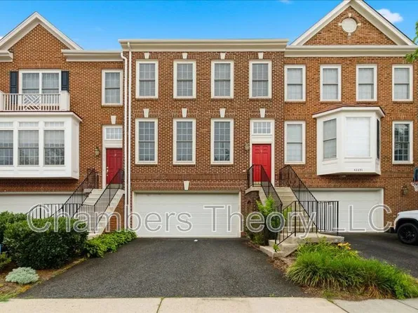 42693 Rolling Rock Sq, Chantilly, VA 20152