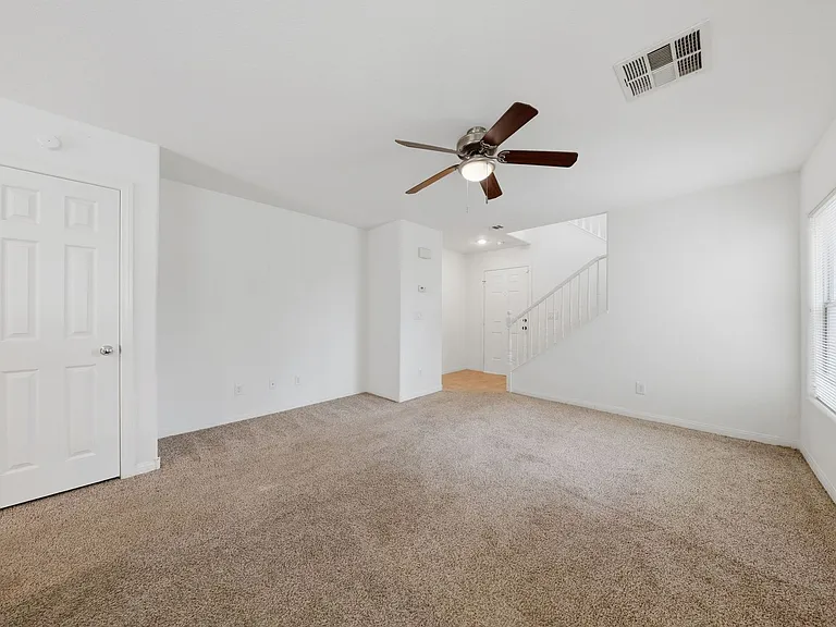 553 Brinkburn Point Ave — Photo 3