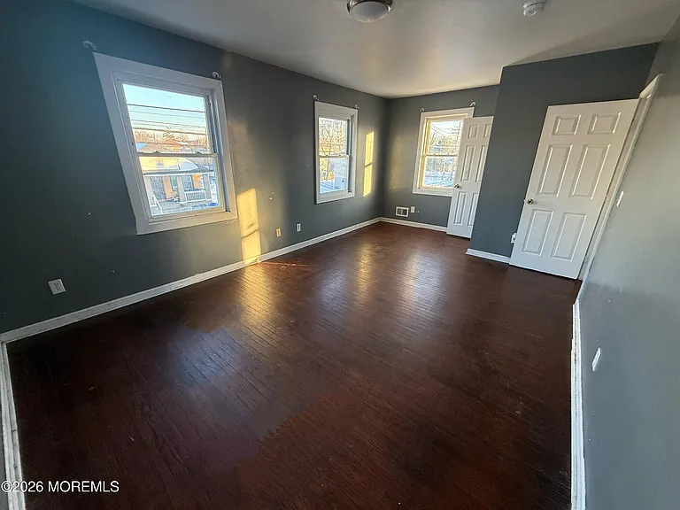 401 Ridge Ave — Photo 6