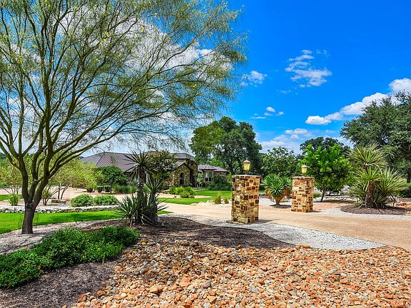 2nd image of 2673 Beaver Ln