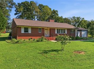 246 Fairview Ave, Mount Airy, NC 27030