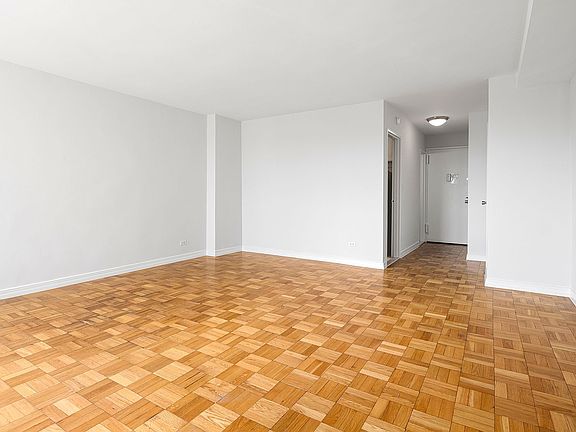 3rd image of 200 E 15th St APT 17A