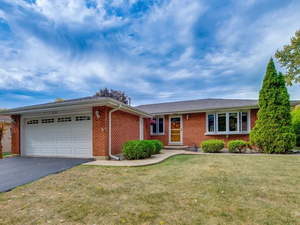 1130 N Millns Ln, Addison, IL 60101