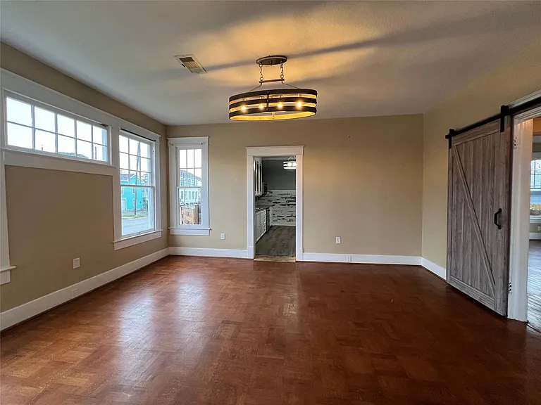 1328 Ursuline St — Photo 6
