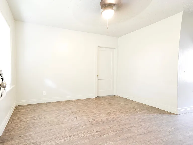 SW 27th St Complex — Photo 39