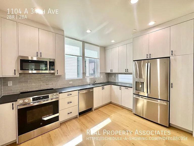 1104A 34th Ave — Photo 15