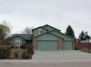 2412 Sierra Dr, Nampa, ID 83686