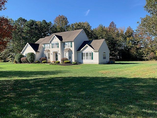 2nd image of 5 Francesca Ln