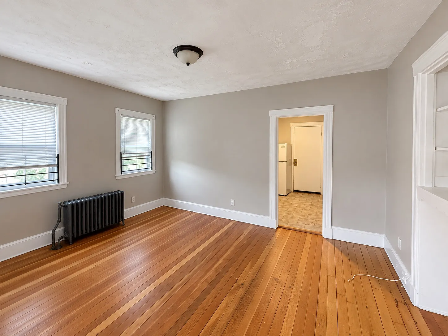 3 bed, 1200 sqft, $3,000 — Photo 2