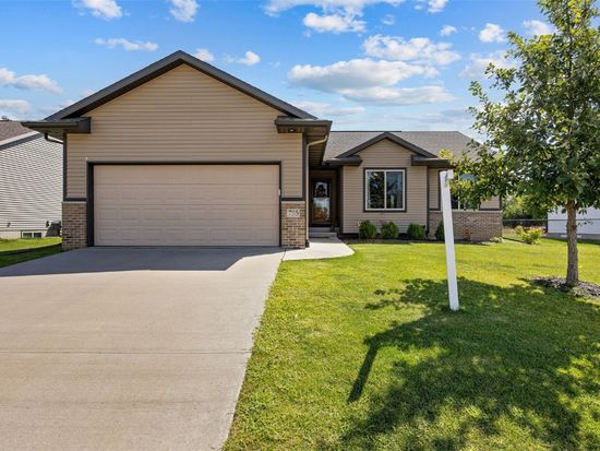 785 Waveland Dr, Marion, IA 52302