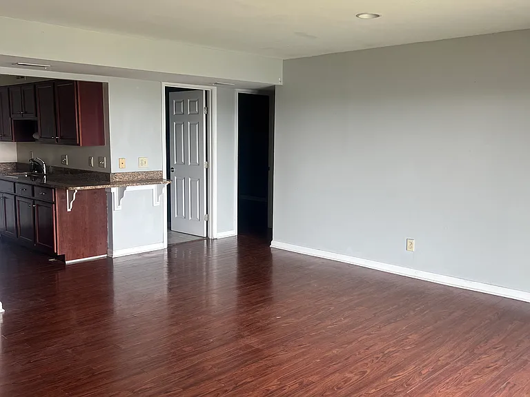 355 Grand Ave #201 — Photo 8