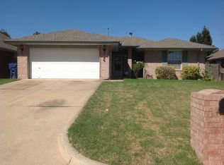 317 S Chanda Ln, Mustang, OK 73064