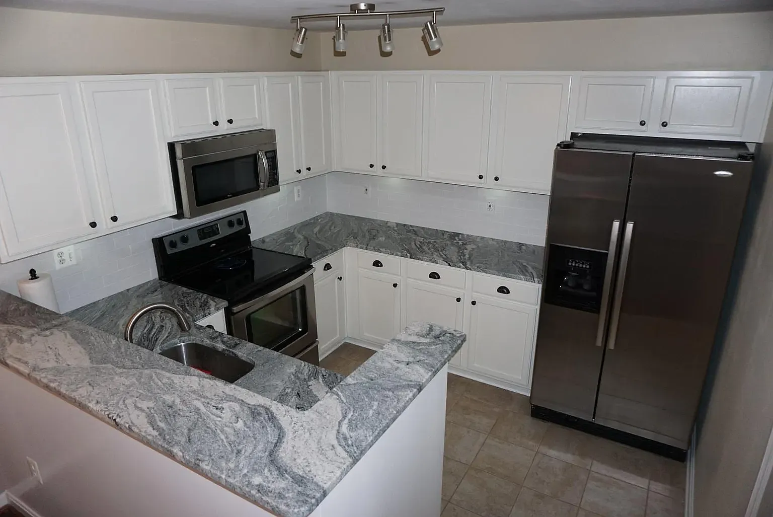 2 bed, 1100 sqft, $2,300 — Photo 3