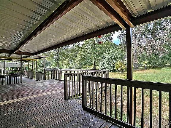 2nd image of 685 Appaloosa Ln