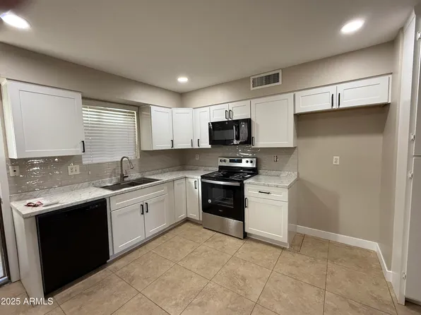 3314 W DEL MONICO Lane, Phoenix, AZ 85051