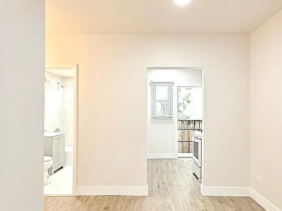4th image of 1537 Jefferson Ave APT 9