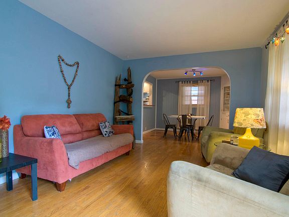 3rd image of 2629 Fairmont Blvd