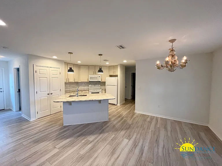 124 Harding Rd #B — Photo 2
