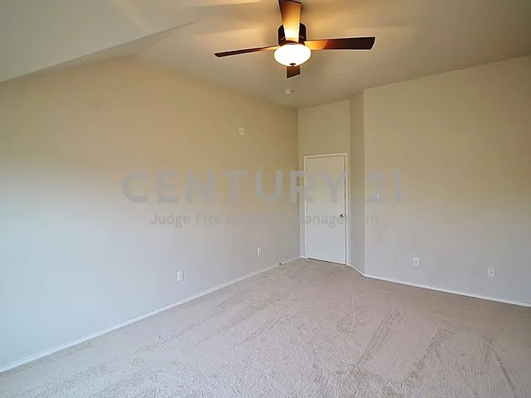2816 Park Springs Dr — Photo 12