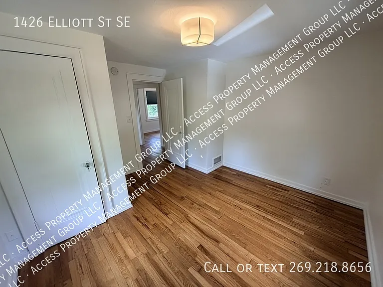 1426 Elliott St SE — Photo 19