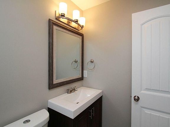 3rd image of 2663 Imperial Ave