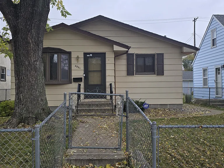 4951 Oliver Ave N — Photo 1