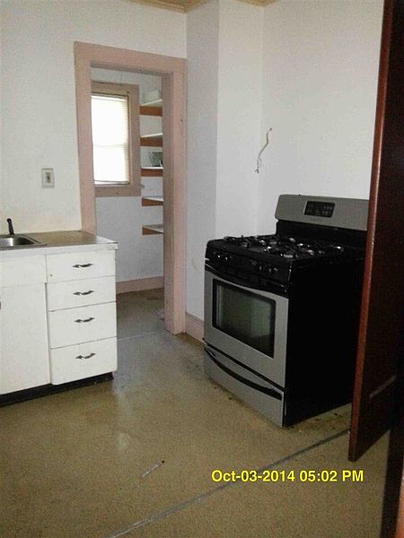 3rd image of 354 COLONIE Street