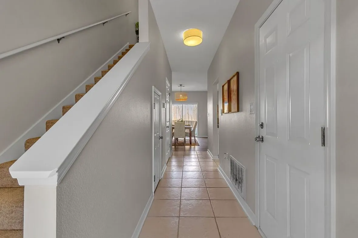 3 bed, 2.5 bath, 1440 sqft, $2,250 — Photo 4