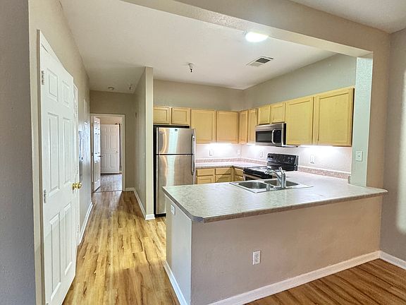 3rd image of 200 Talus Way APT 421